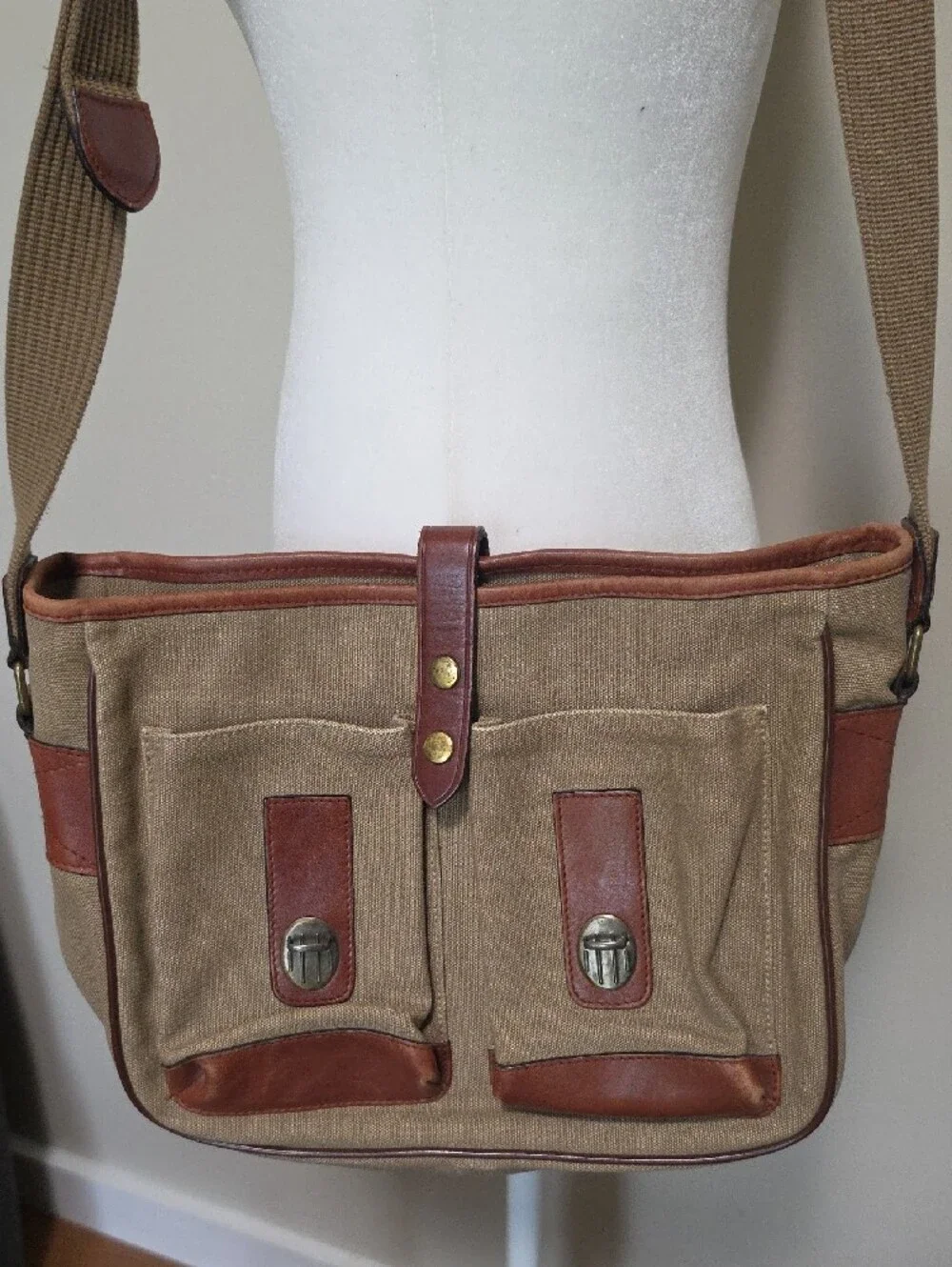 Vintage Liz Claiborne Leather Co Canvas Messenger Bag Tan Crossbody 12